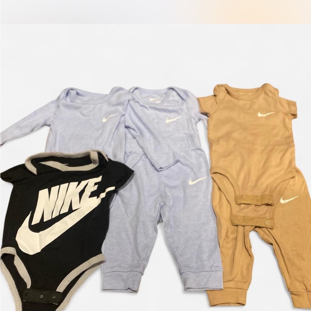 Nike Infant Bodysuit Set - Black, Light Blue, Tan